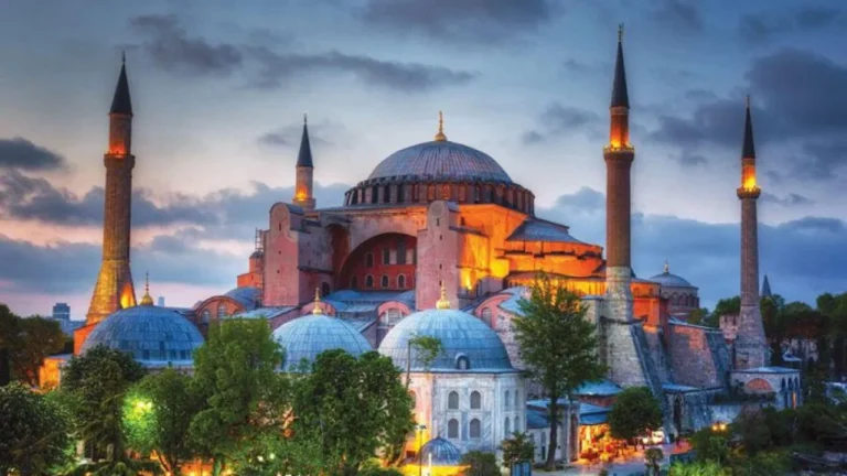 أغيا صوفيا، القلب النابض للعالم المسيحي الأرثوذوكسي - د. هشام محمد حسن 17 أغيا صوفيا، القلب النابض للعالم المسيحي الأرثوذوكسي – د. هشام محمد حسن